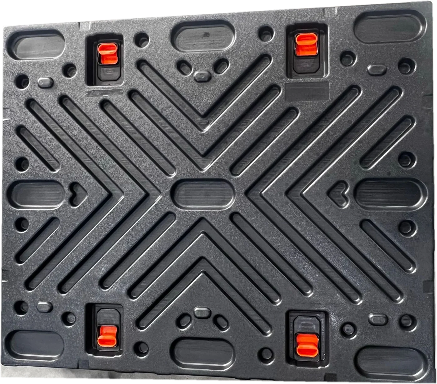 FLC lid top with orange pallet locks